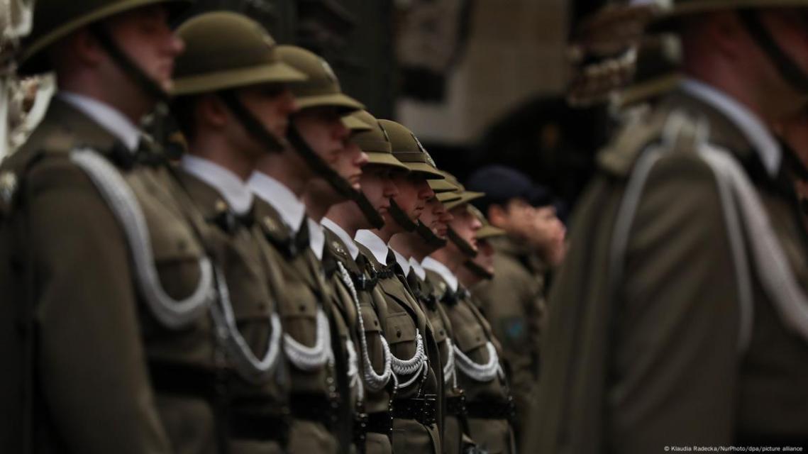 Polonia formará militarmente 100 mil voluntarios al año