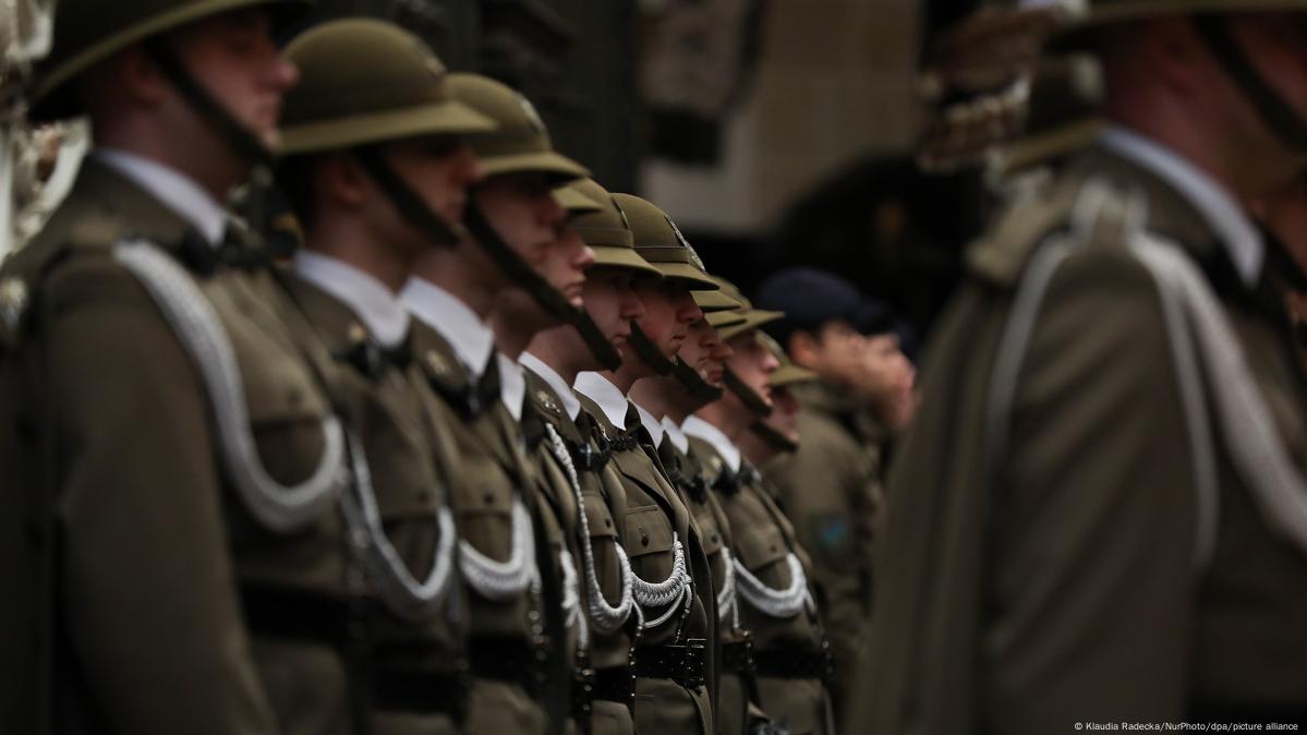 Polonia formará militarmente 100 mil voluntarios al año