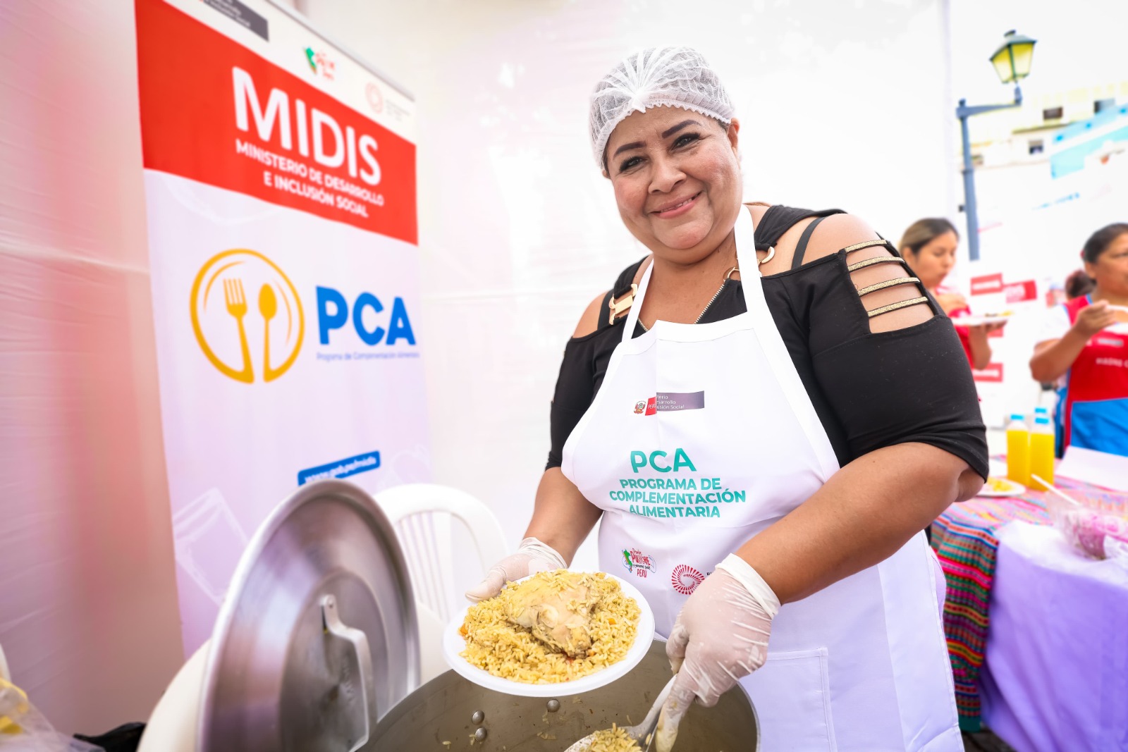 Primera edición de feria “Crecemos Todos” del Midis acercó más de 20 servicios multisectoriales a población en Barrios Altos