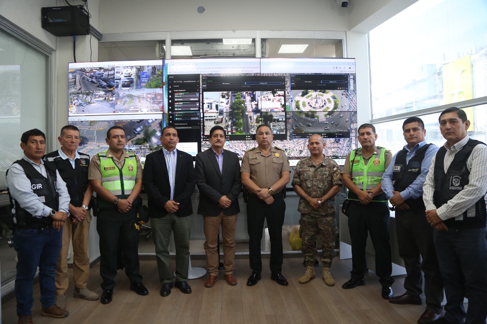 Municipio de Miraflores, PNP y FF. AA. acuerdan estrategias de seguridad por estado de emergencia