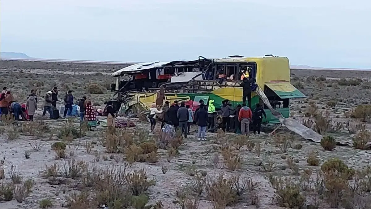 Siete peruanos mueren en choque de buses en Bolivia