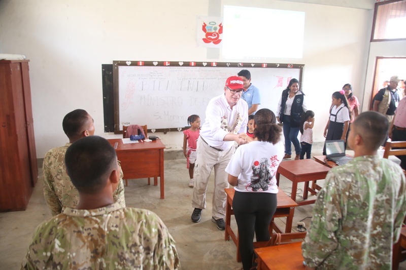 Buen inicio del año escolar en Loreto: escolares de Güeppí acceden a internet y mejoras en su colegio