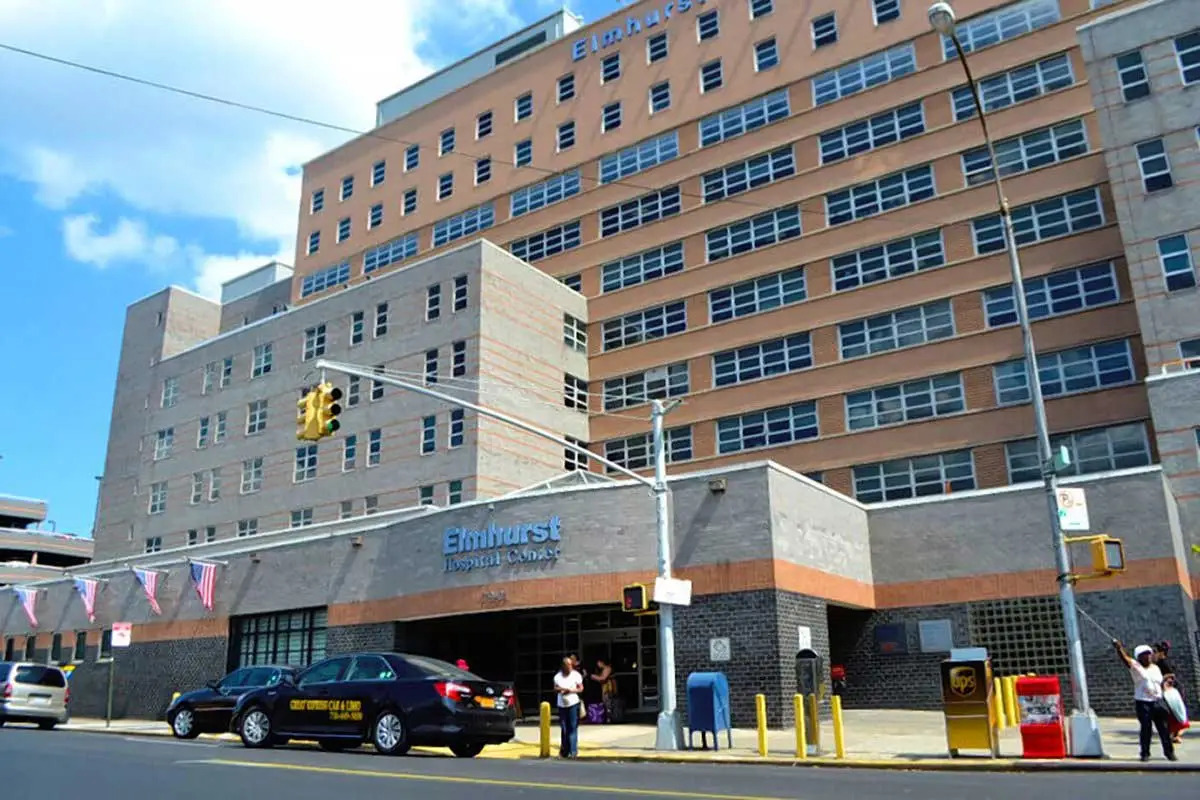 Mujer es apuñalada en el baño de un hospital en Nueva York