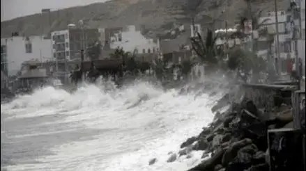 Senamhi advierte que fuertes vientos golpearán la costa peruana