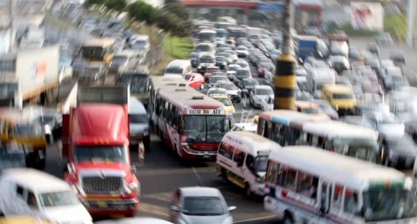Callao registra congestión vehicular por obras