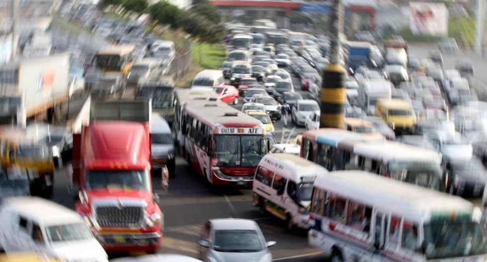 Callao registra congestión vehicular por obras