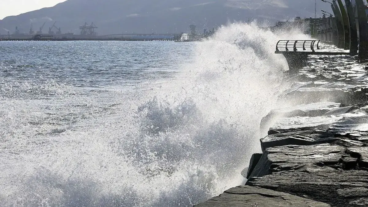 Cierran varios puertos del Perú por presencia de oleajes fuertes