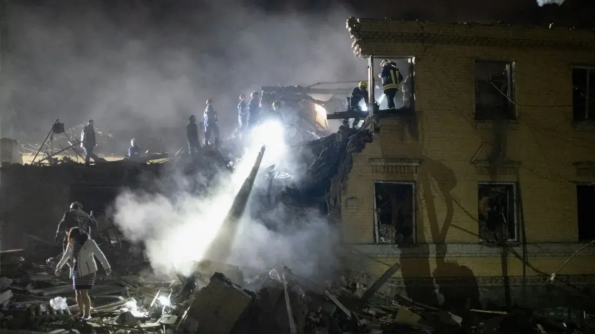 Al menos 9 muertos tras ataque masivo sobre Kiev