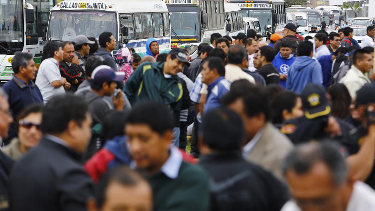 20 mil unidades de transporte paralizan hoy sus labores