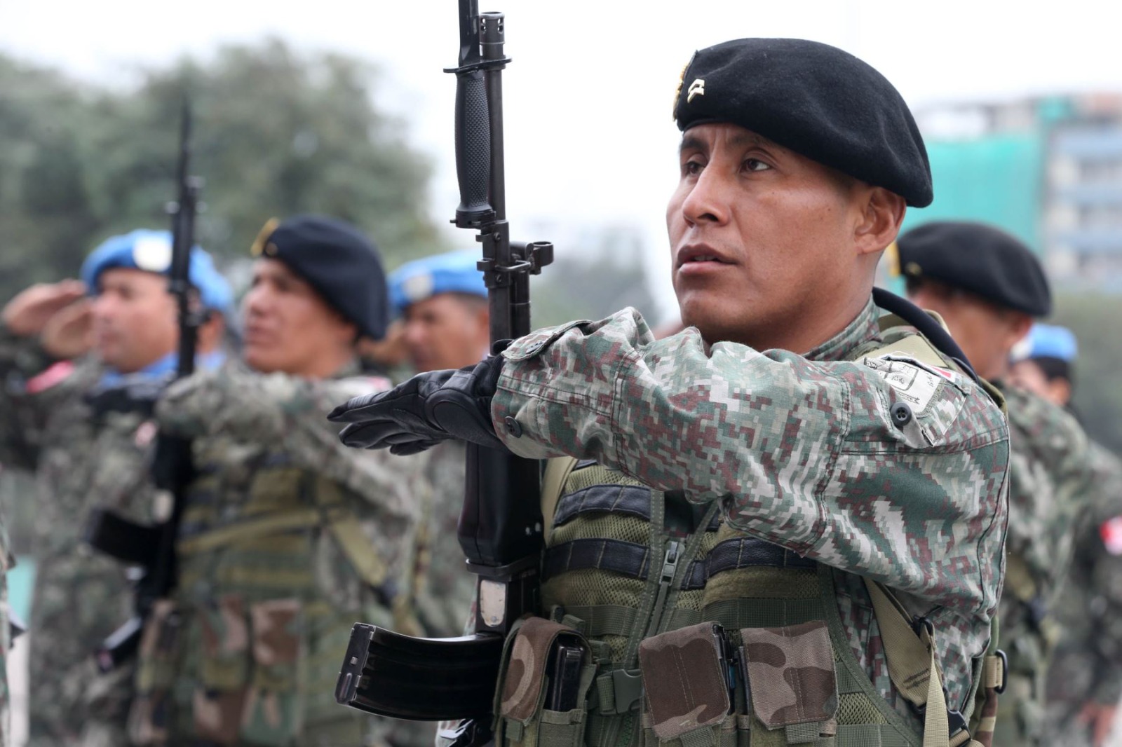 Aportes a los fondos de vivienda militar policial serán voluntarios