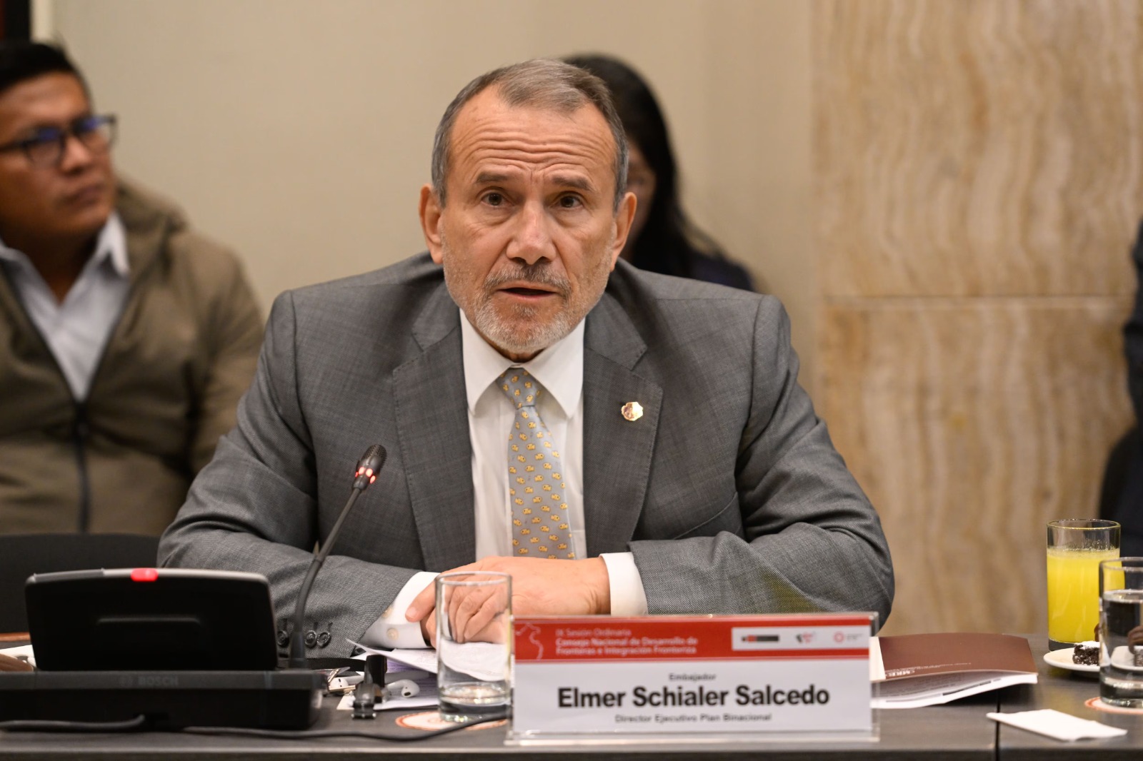 Canciller Schialer le mintió al país