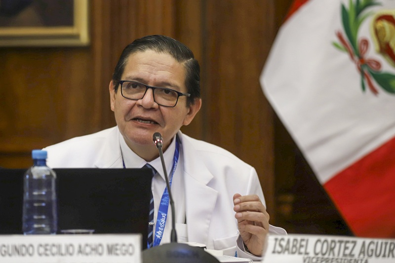 Presidente de EsSalud presentó ejes de gestión y medidas para reducir los tiempos de espera en consultas y cirugías ante el Congreso de la República