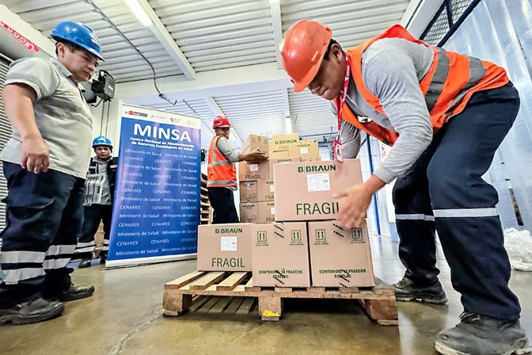 Minsa distribuye 120,000 unidades de suero fisiológico a hospitales