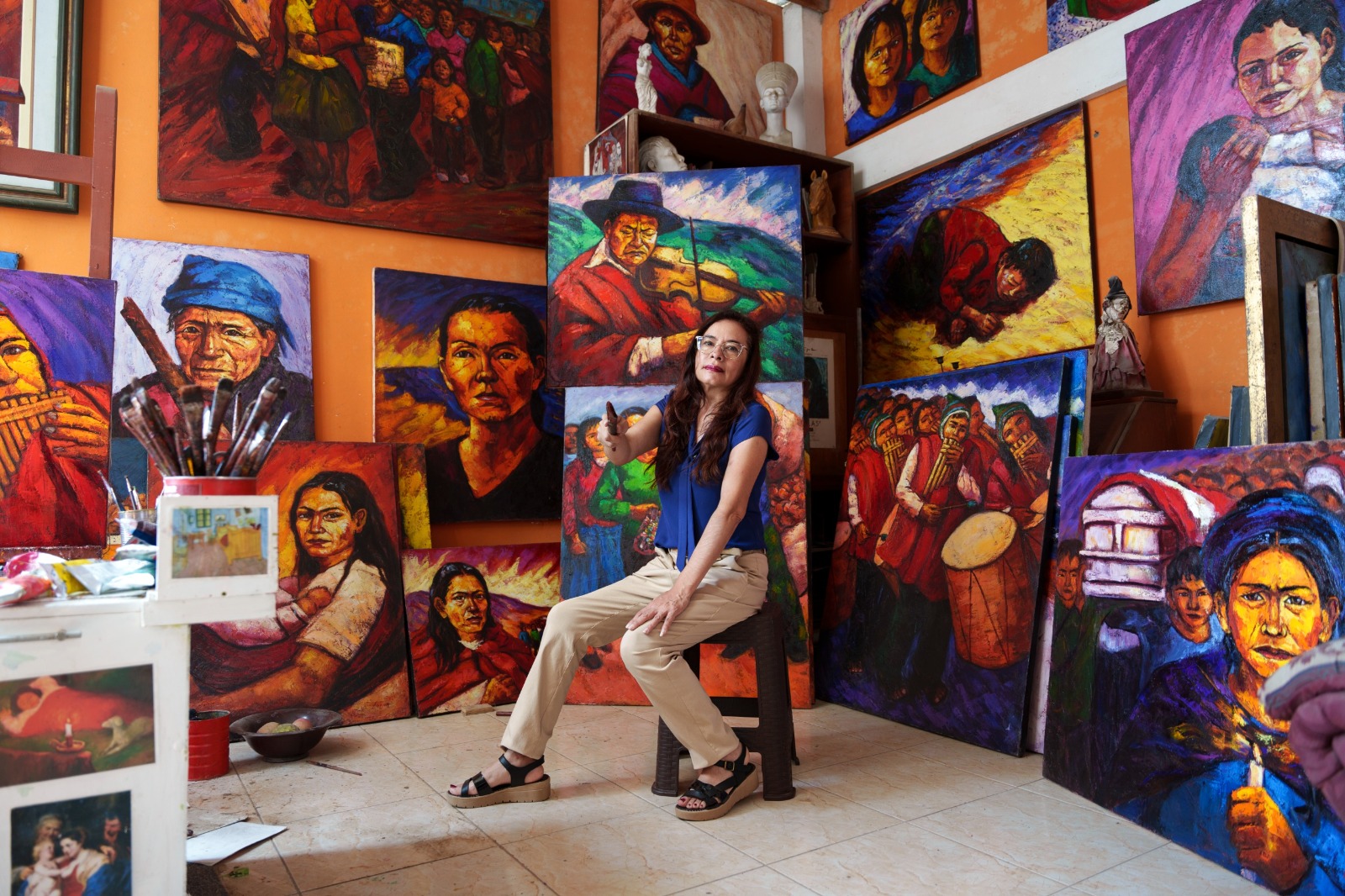 Pintora Palacios lanza “Miradas de resistencia”