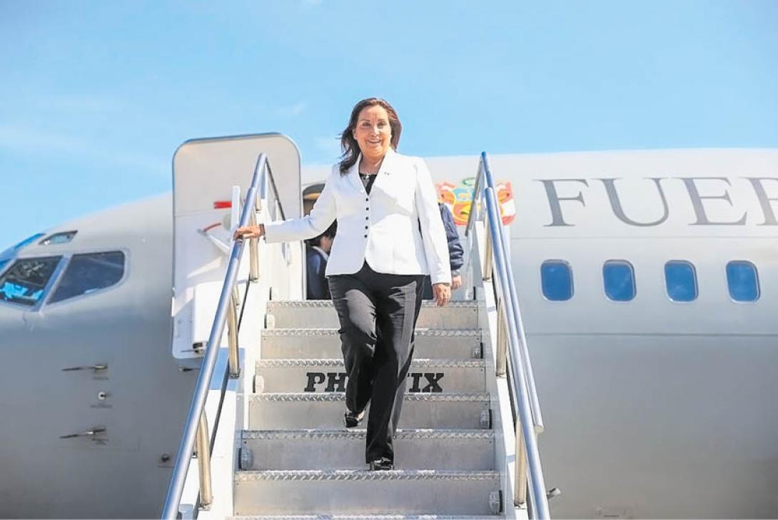 Dina Boluarte no viajará al Vaticano para el funeral del Papa