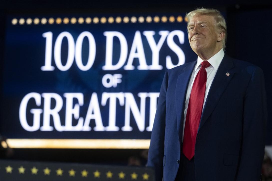 Trump celebró sus 100 primeros días de mandato en EE.UU.