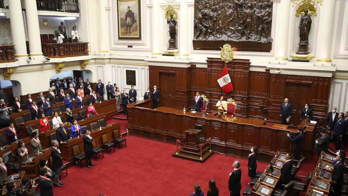 Nueva ley permite a presidenciables postular al Congreso
