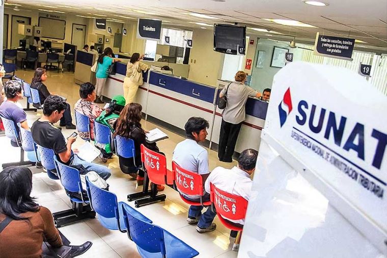 Recaudación tributaria rompe récord en marzo crece 21.5%