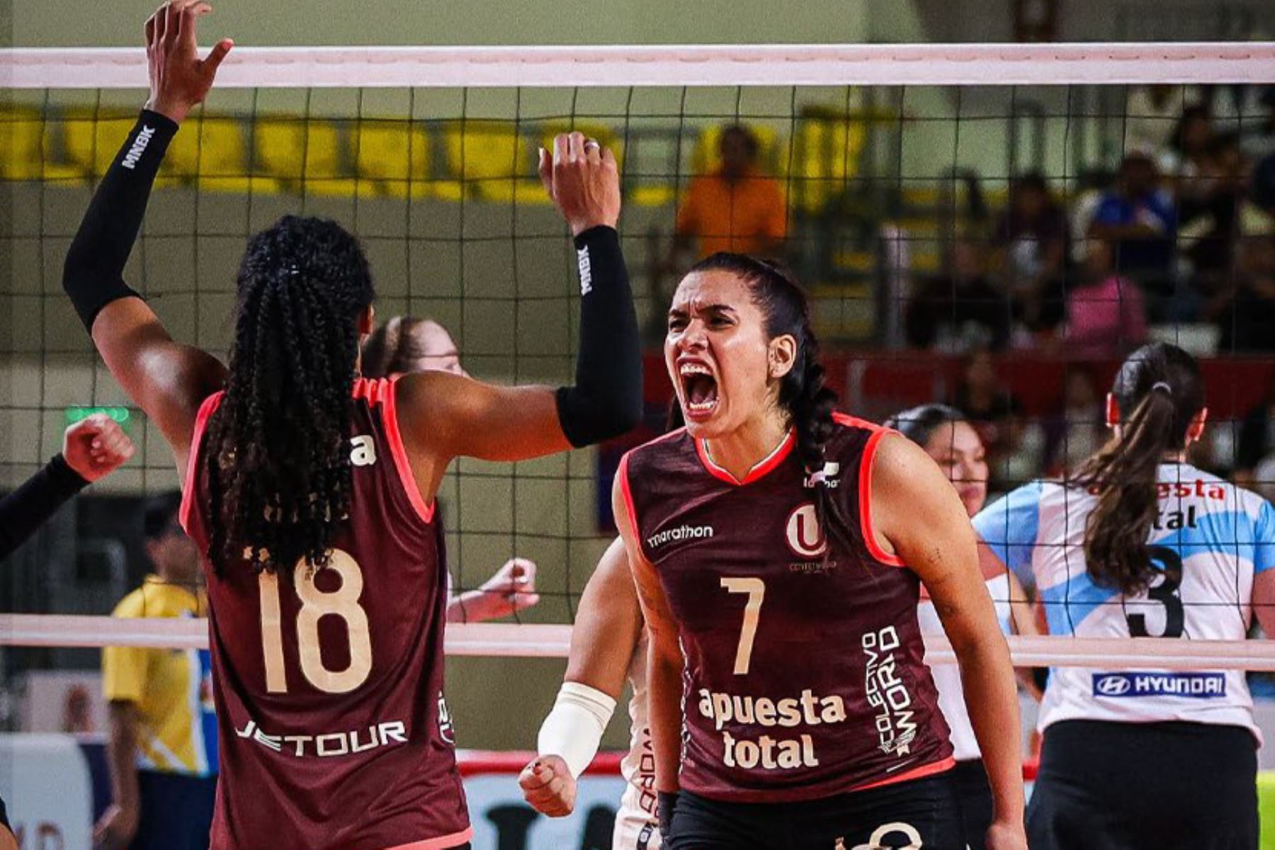 Universitario venció 3-2 a Regatas y forzó el extra game