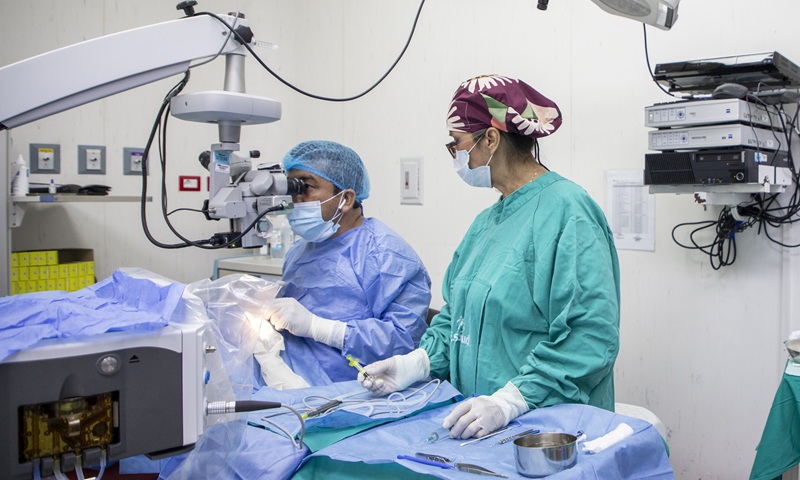 EsSalud incrementó en 26.4% el número de cirugías de alta complejidad en primer trimestre de 2025