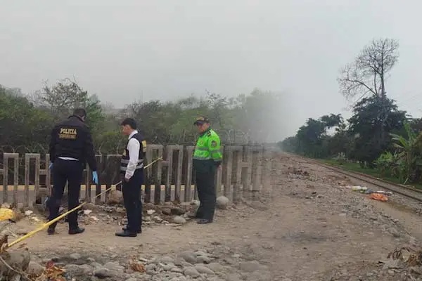 Hallan cuerpo de mujer cerca de rieles del tren