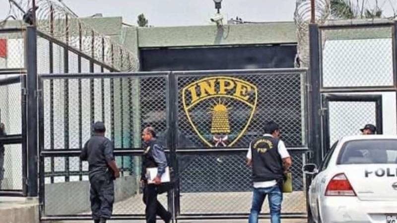 Gobierno autorizará revisión de celulares incautados en cárceles