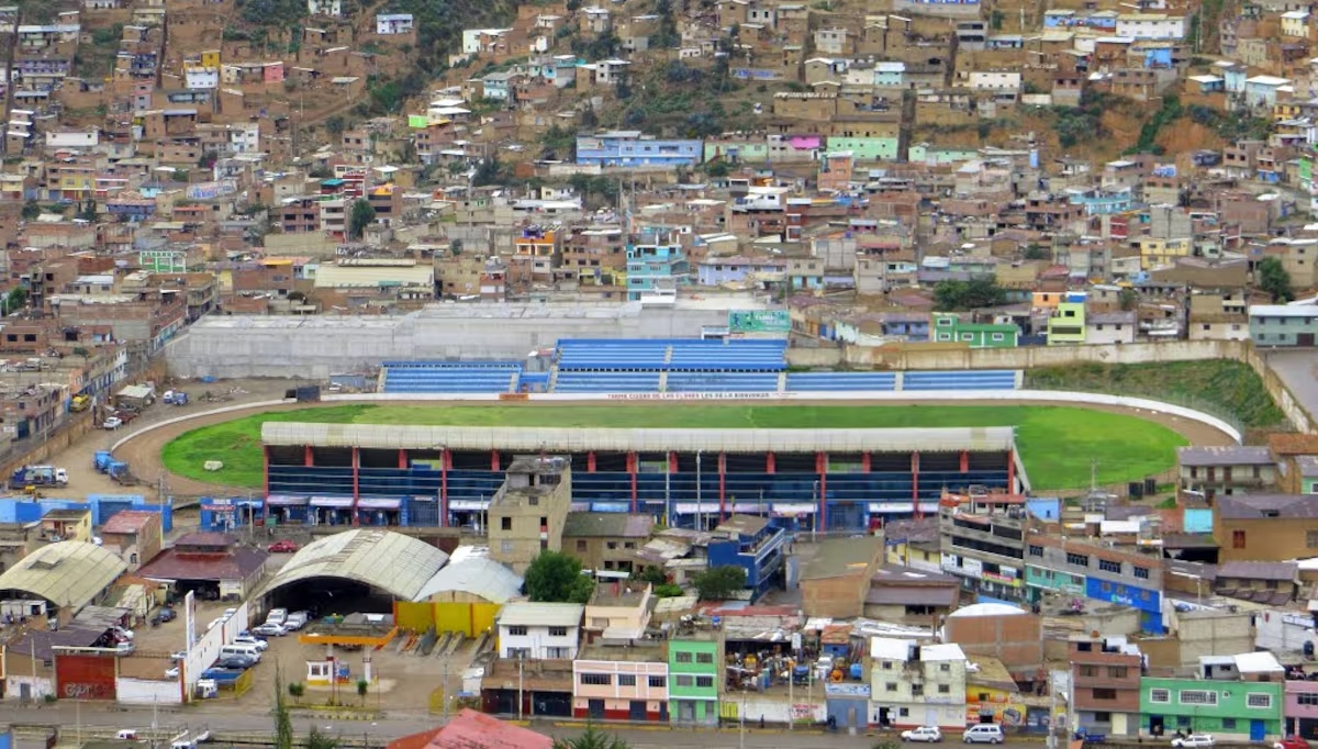 Tres empresas se unen para licitación de iluminar estadio de Tarma