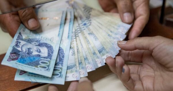 Proponen restablecer retiro de 95.5% de AFP al jubilarse