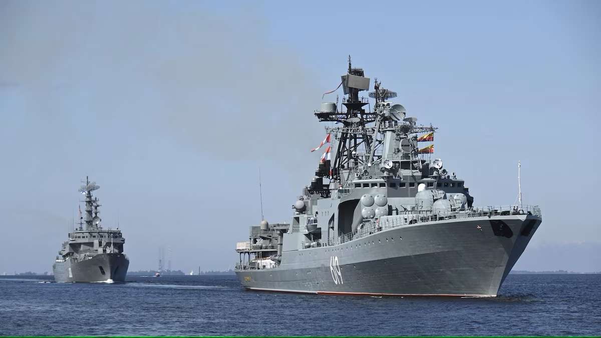 Putin exhibe parte de su Armada en el mar Báltico