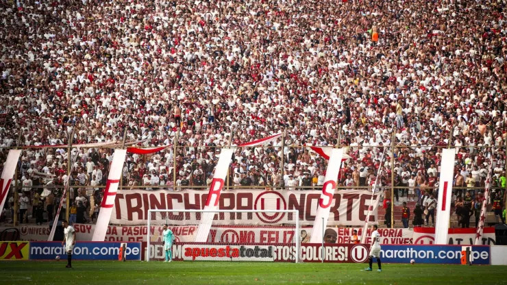 Universitario sanciona a violentos tras caída en el Monumental