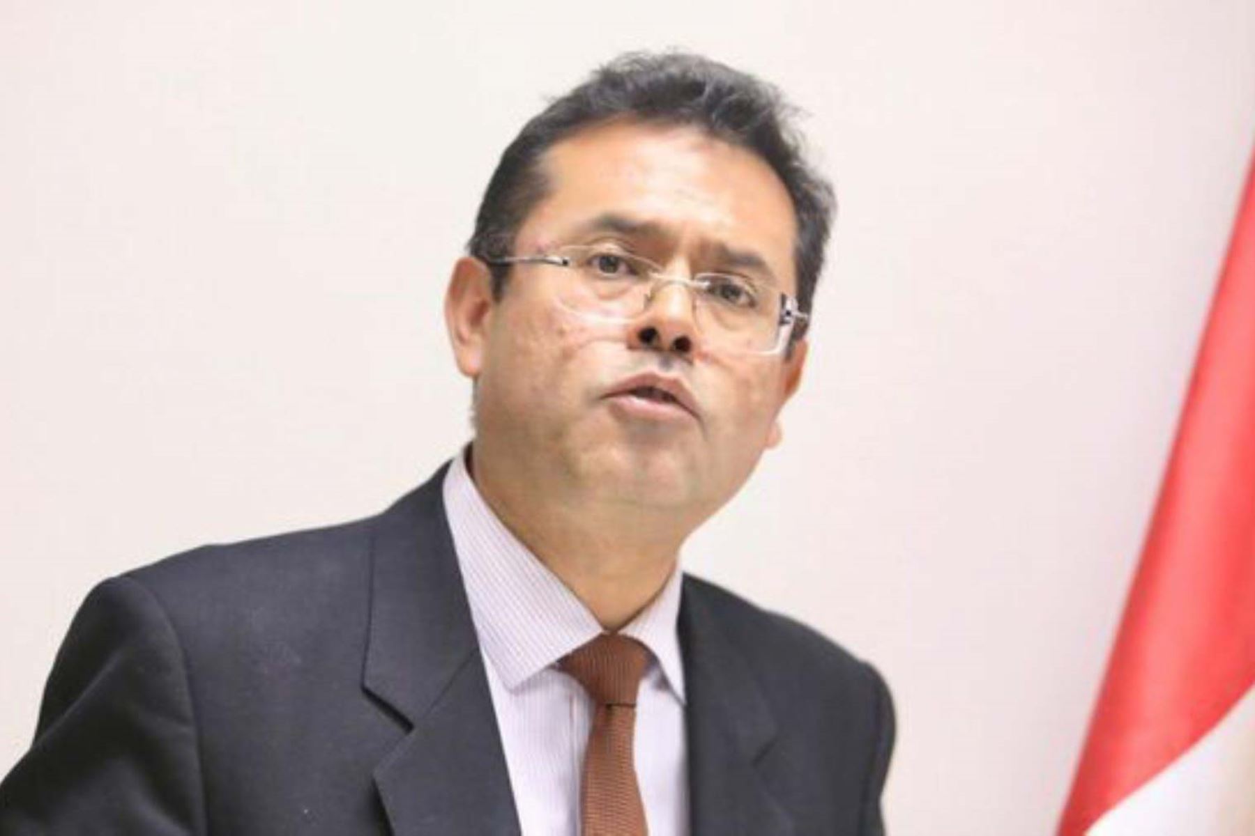 Deben aplicarse sanciones  penales contra los partidos  que presentan firmas falsas