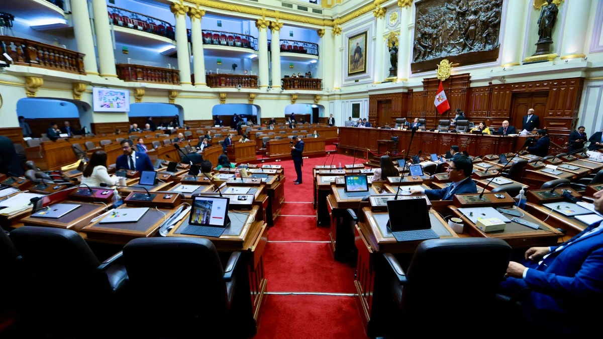 Pleno del Congreso no alcanzó votos para restablecer reelección