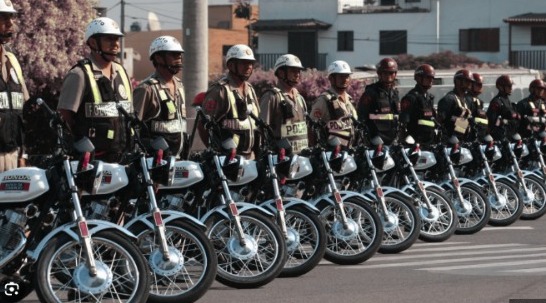 Gobierno entregará bono a policías por patrullaje voluntario
