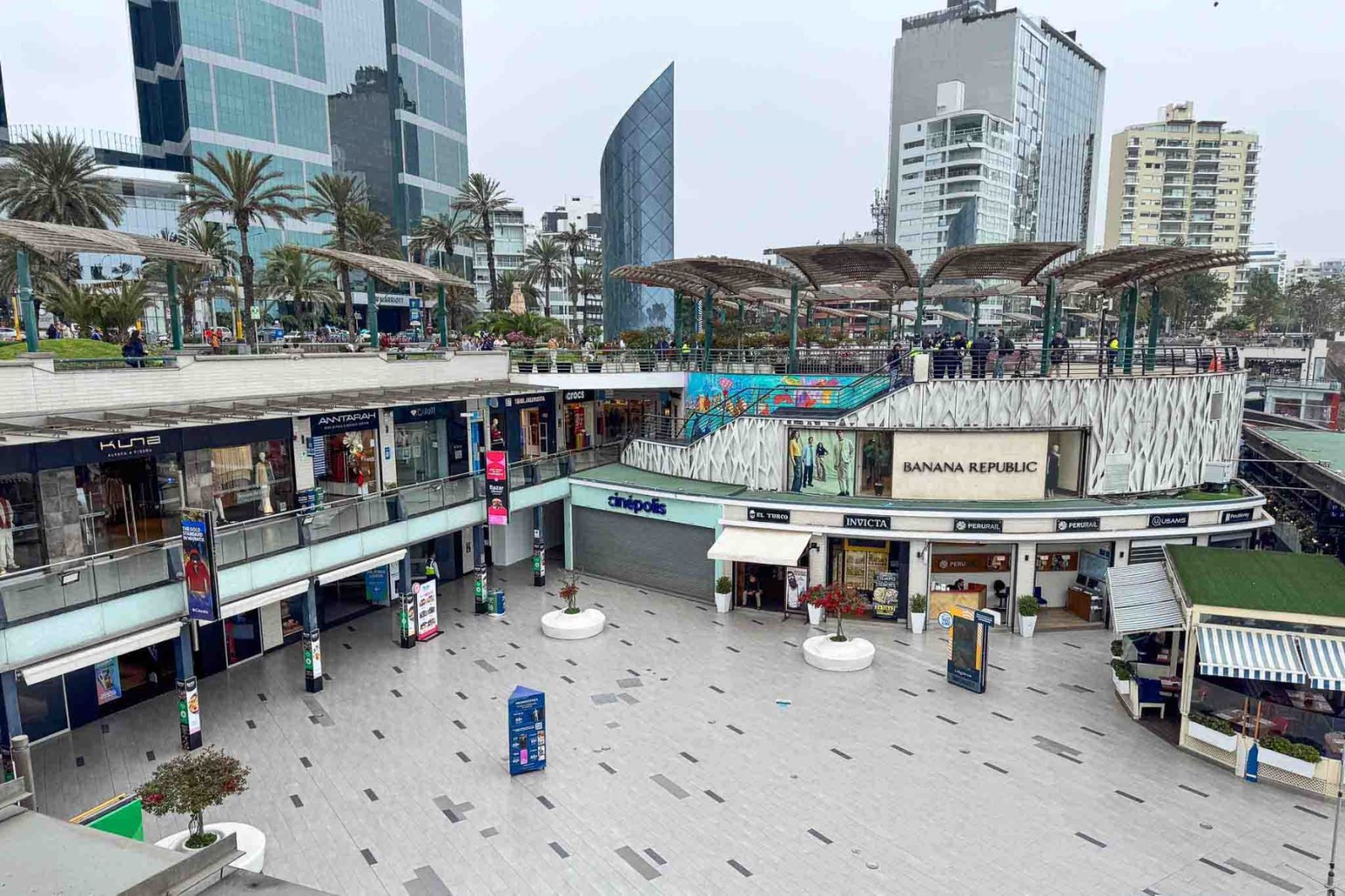 Larcomar es clausurado de forma temporal