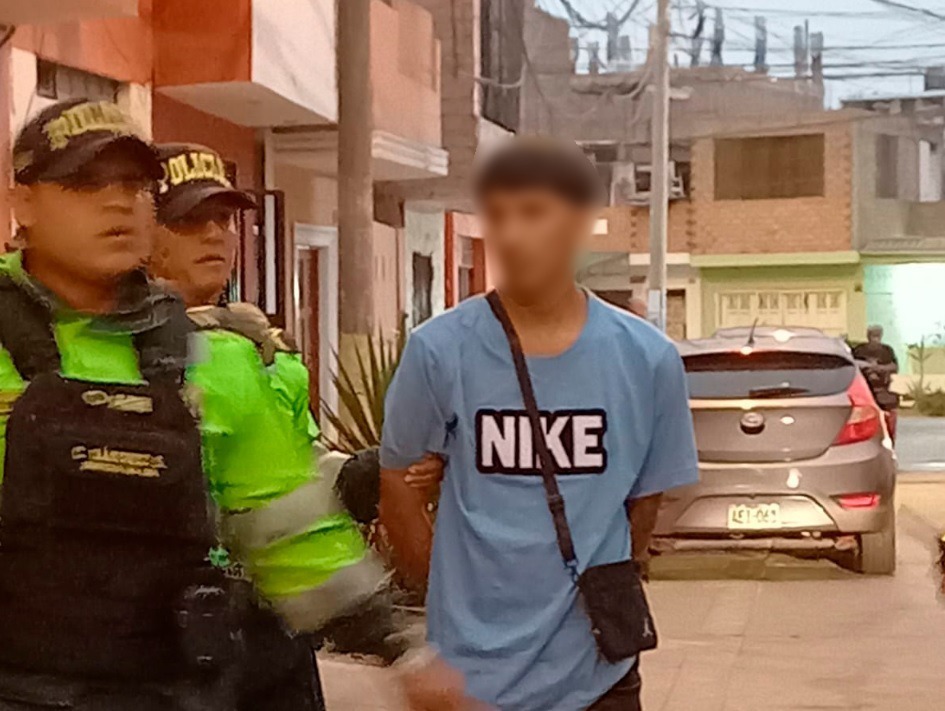 San Martín de Porres: Cámaras de seguridad graban a sujeto que amenaza con arma de fuego a sereno