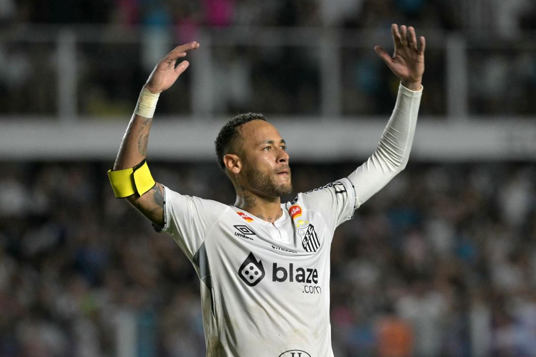 Neymar renueva contrato con el Santos hasta el final de 2025