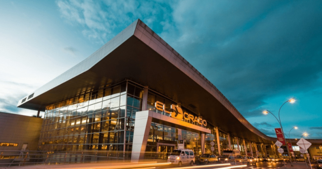 El Aeropuerto Dorado recibe sello global por sostenibilidad e inclusión