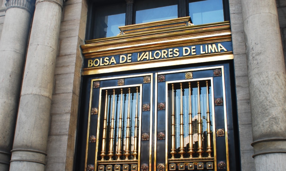 Bolsa de Lima inicia jornada en rojo por caída de sectores clave y entorno internacional volátil