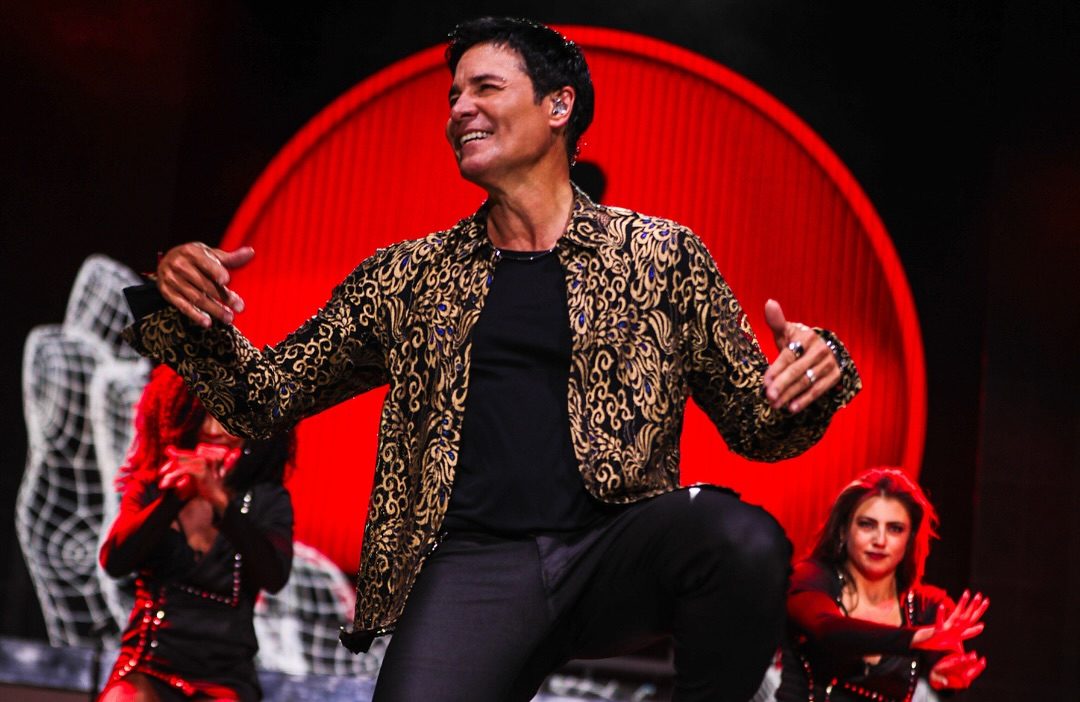 Chayanne enseña a bailar bachata antes de su regreso al Perú