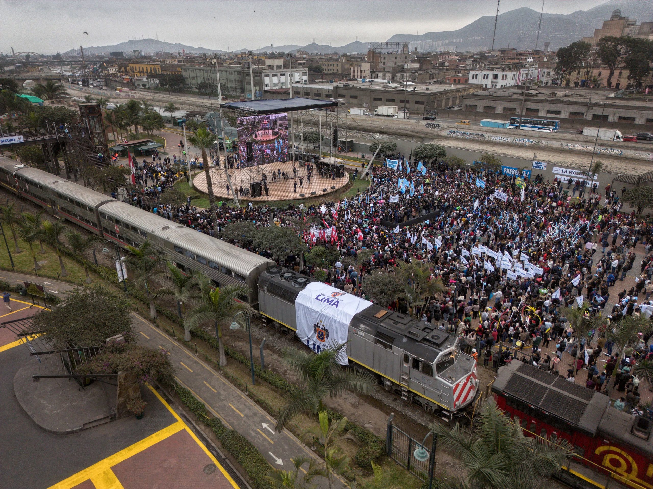 Anuncian mesa de trabajo para sacar adelante el tren Lima-Chosica
