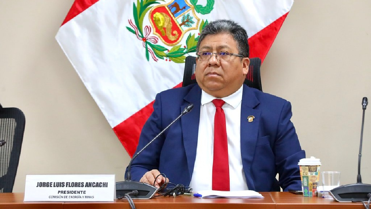 PJ evaluará levantar secreto bancario de congresista Jorge Flores por recorte de sueldos