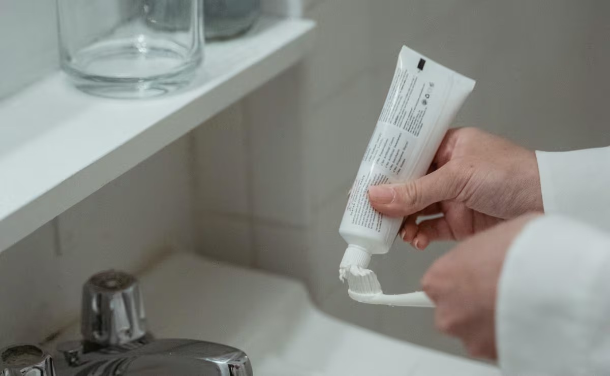 DIGEMID advierte sobre 14 dentífricos con fluoruro de estaño