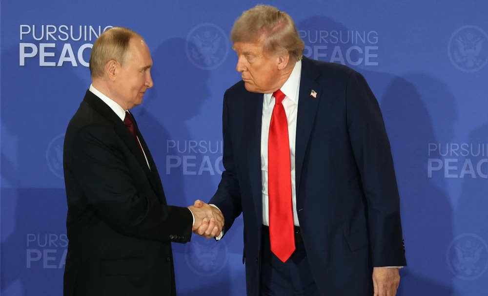 Vladímir Putin espera con ayuda de Donald Trump acabar la guerra con Ucrania