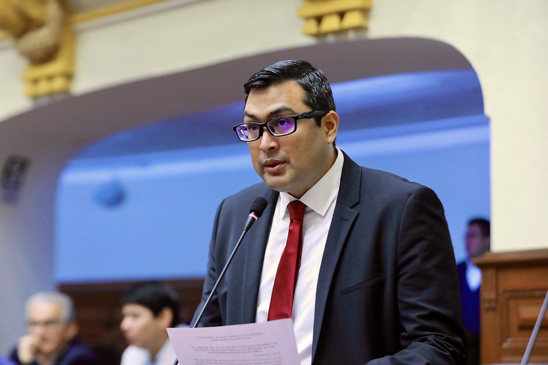 Congresista César Revilla