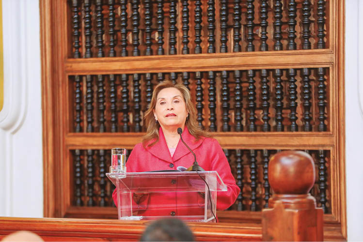 Dina Boluarte viajará a Japón e Indonesia