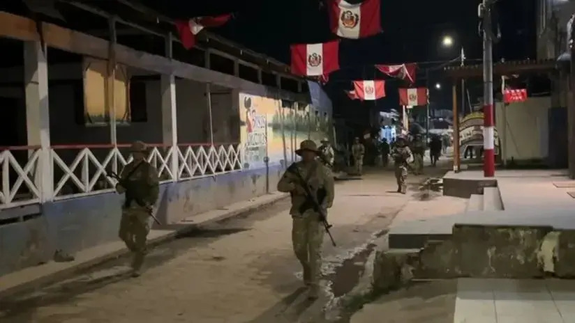 Perú refuerza presencia militar por tensión diplomática con Colombia