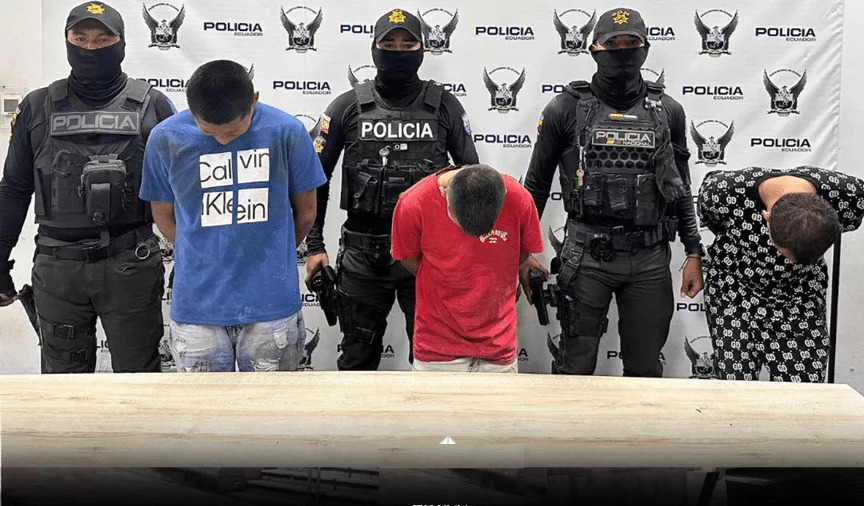 Rescatan a turistas peruanos secuestrados en Ecuador