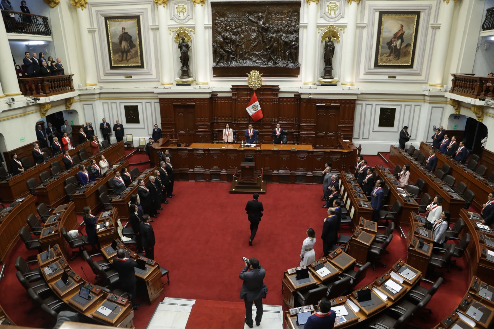 4 bancadas piden interpelar a ministro de Transporte