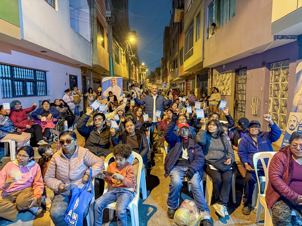Alan Morales fortalece la unión vecinal con bingos y actividades en todos los sectores del distrito