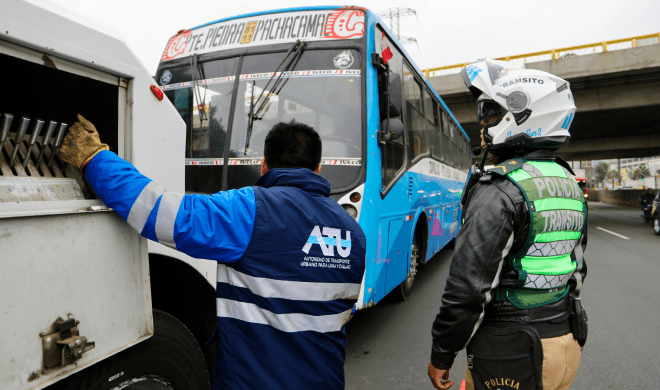ATU y Sutran realizan operativo contra colectivos informales en puente Atocongo durante estado de emergencia